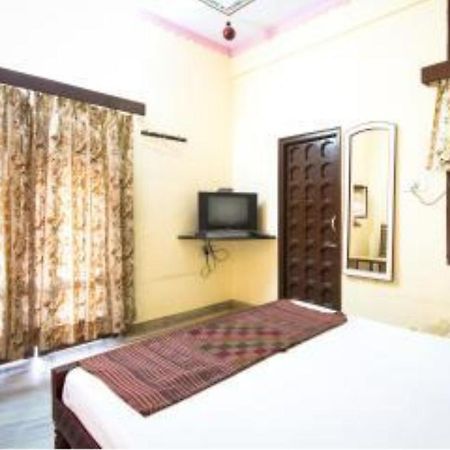 Hotel Raman Palace ジョードプル 部屋 写真